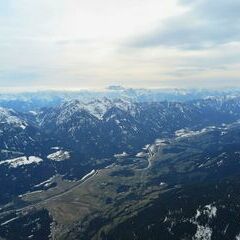 Flugwegposition um 14:17:06: Aufgenommen in der Nähe von Gemeinde Greifenburg, Greifenburg, Österreich in 2914 Meter